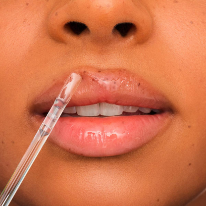 Essence What The Fake! Glass Shine Plumping Lip Filler – 01 Oh So Glassy